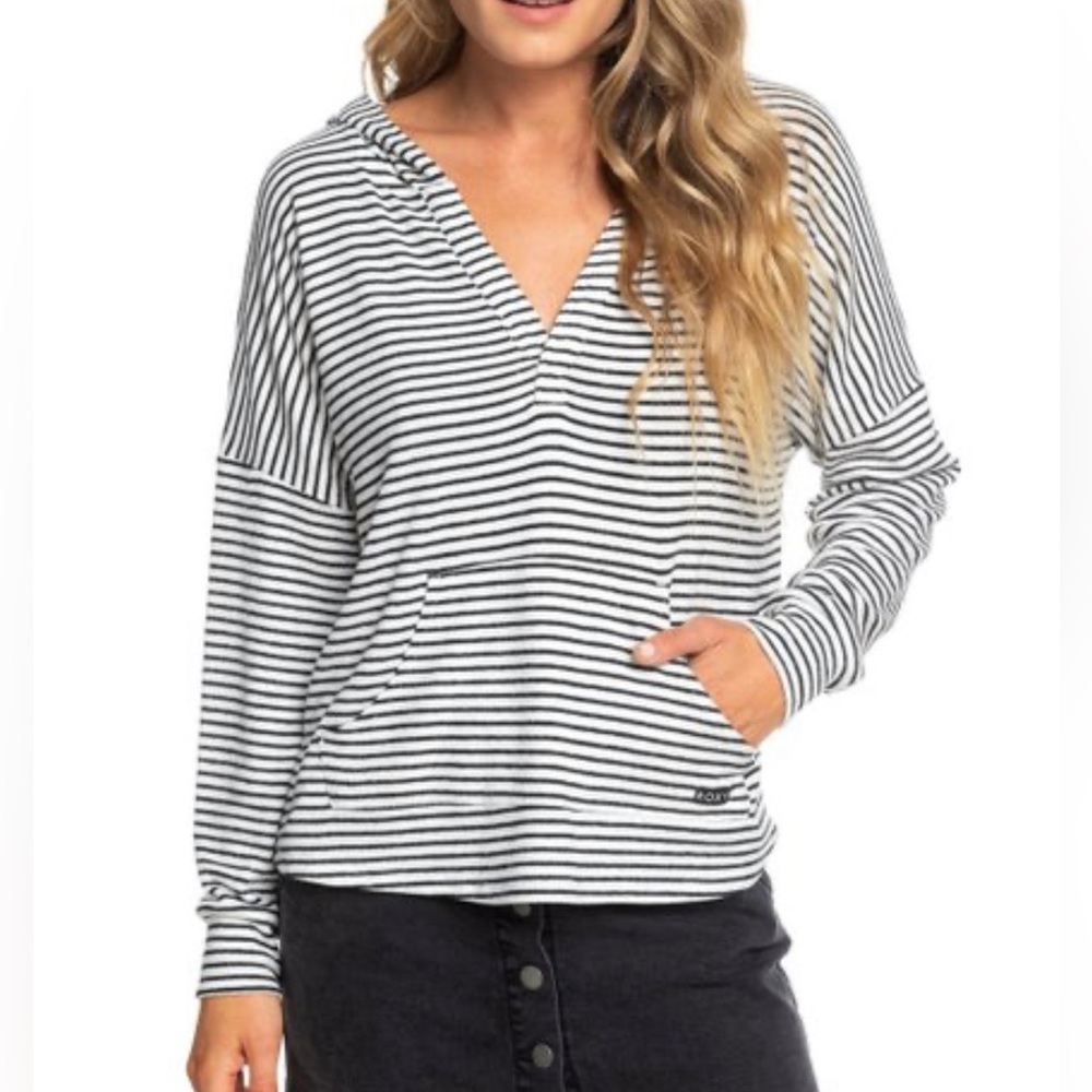 Roxy Women’s striped “Sweet Thing” notch neck hoodie size M